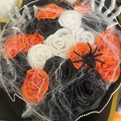 Spooky Rose Bouquet 🎃