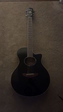 Guitar Yamaha apx600