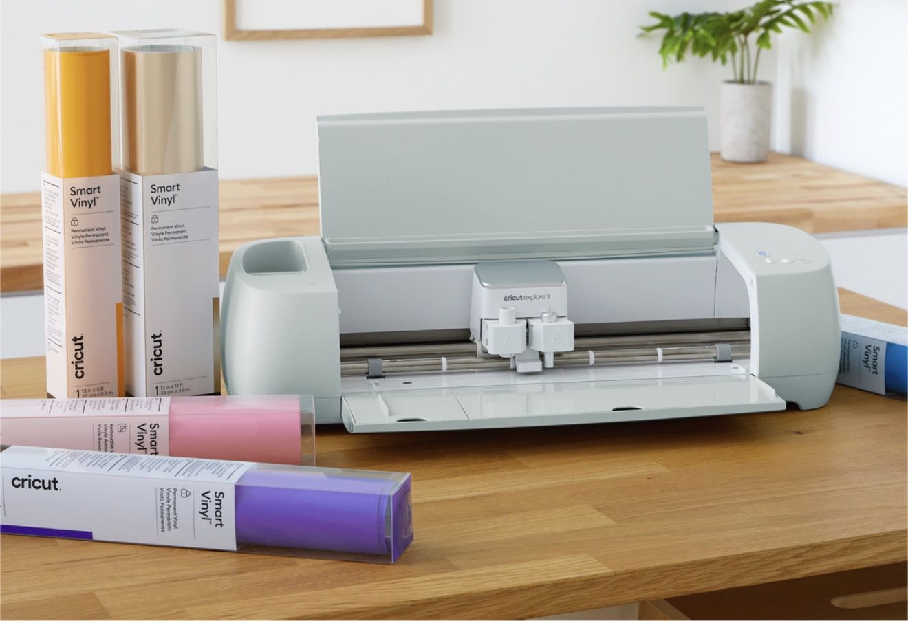 💚 Cricut Explore 3 – Like New! Used Only 3 Times + Bonus Vinyl Bundle 💚