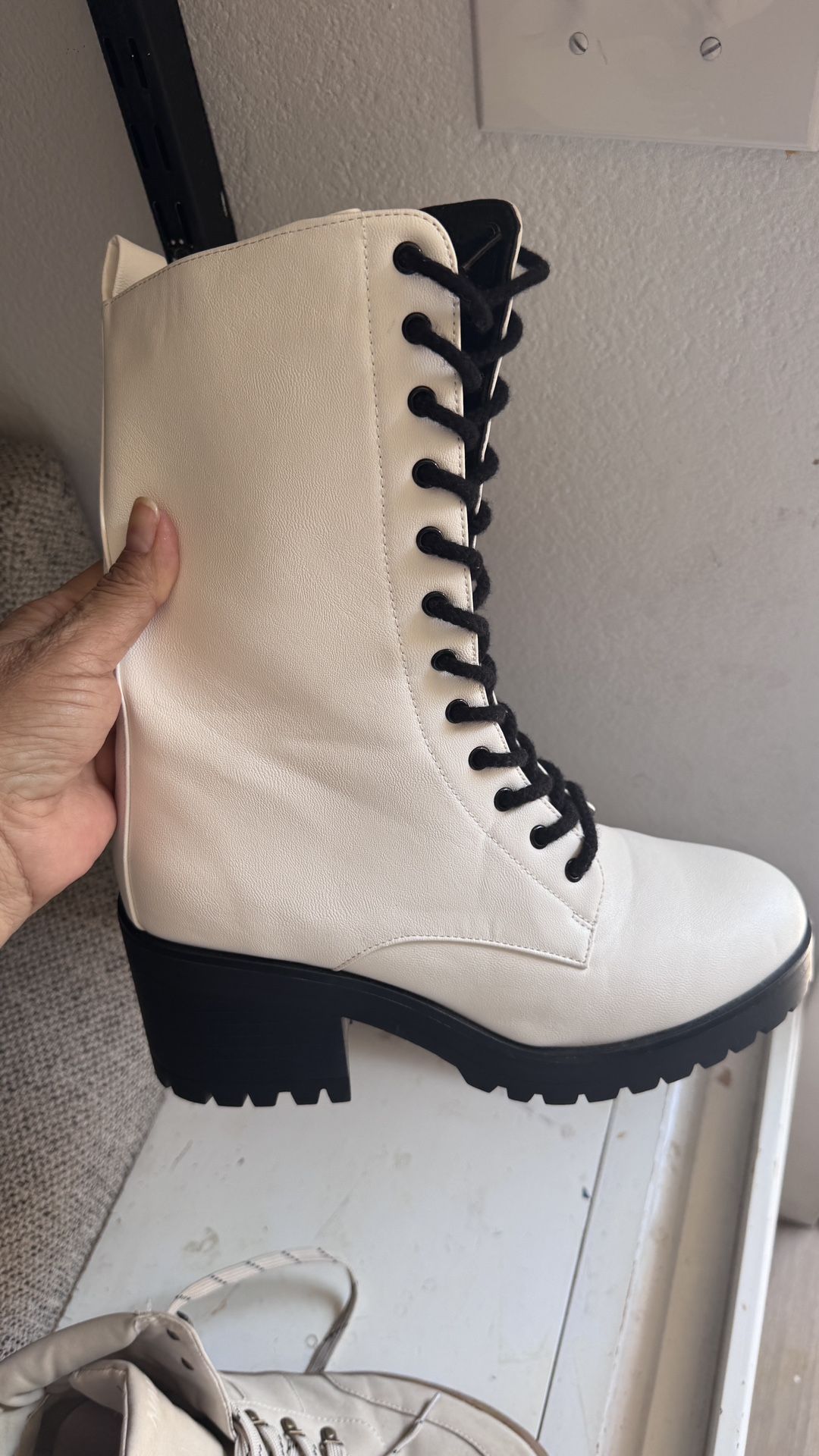 Wild Diva Boots Size 10