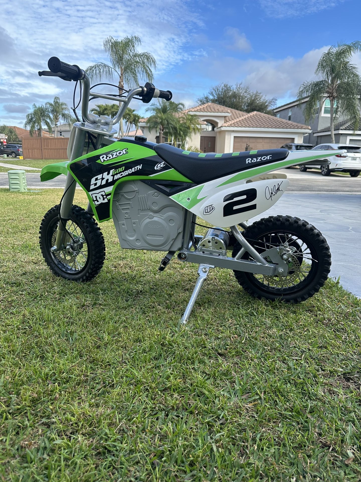 Razor Dirt Bike- SX 500 McGrath