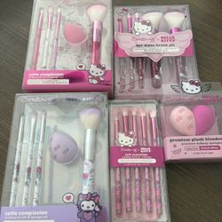 Hello Kitty Brushes And Beauty Blender 