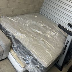 Beauty rest Black Hybrid Plus King Size Mattress.