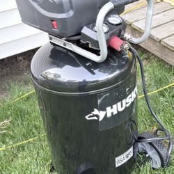 Husky C305H 30 Gallon Air Compressor *NEW*
