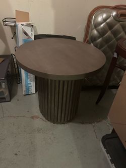 Side table - four hands