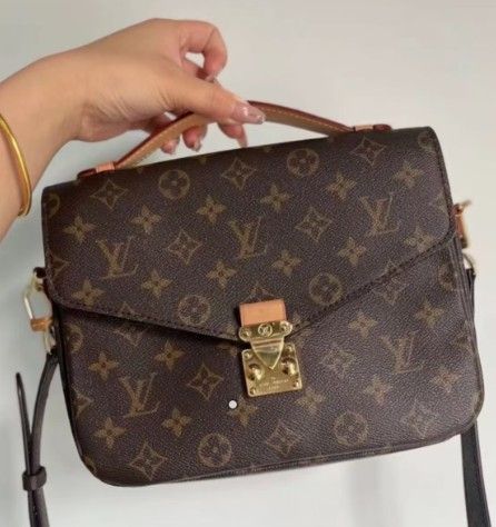 Classic Messenger Bag