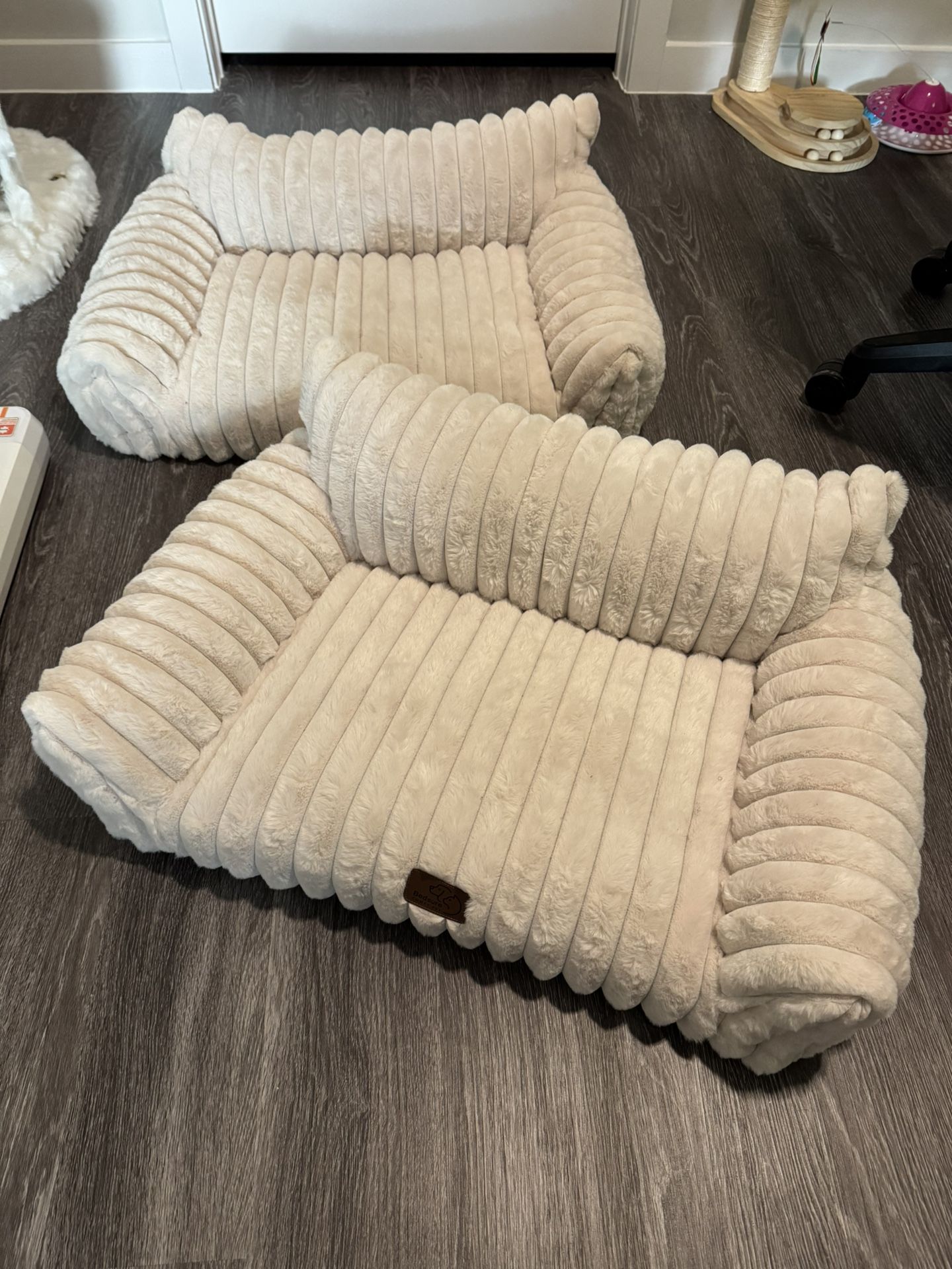 2 Dog/Cat Couch for Pets