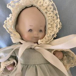 1981 Phyllis Parkins 5.5" Porcelain doll
