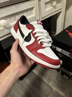 Jordan 1 Low Chicago Size 9.5