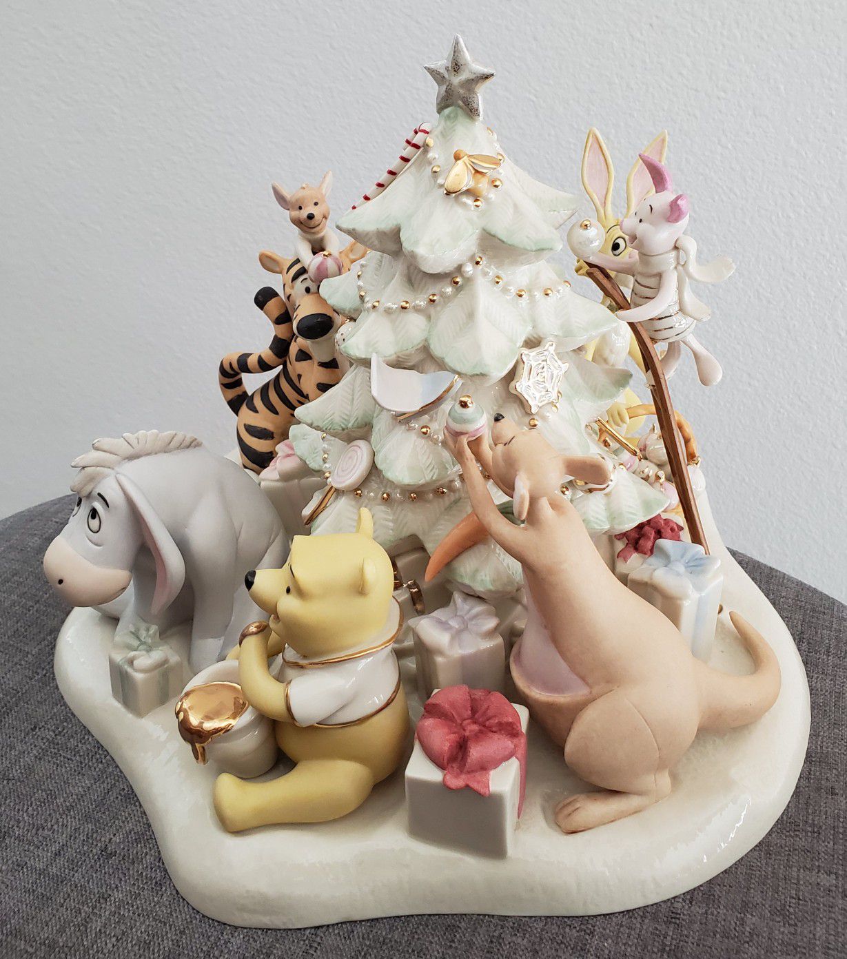 Disney Lenox porcelain Winnie The Pooh Tree Trimming Party Figurine Christmas Collectible