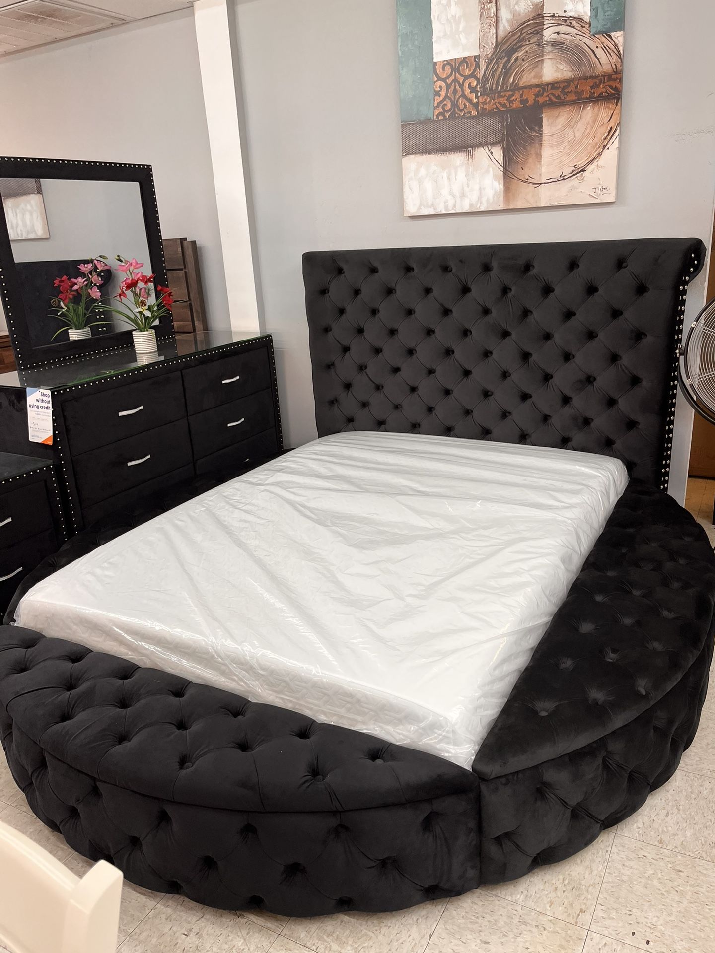 4 Pcs. Queen Bedroom Set Velvet Material Black Round Bed Frame