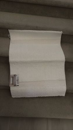 Bath rug 24x36 white