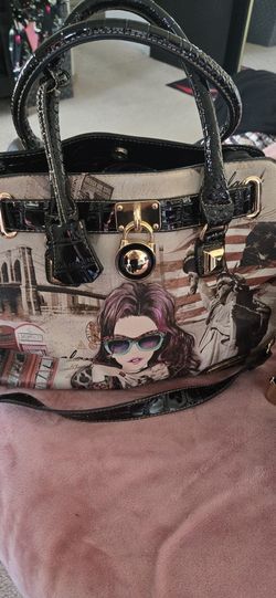 Barley Used Stylich Perses!!need Gone ASAP Price Is Firmed 