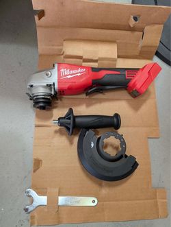 Milwaukee M18 18V Lithium-Ion Cordless Angle Grinder