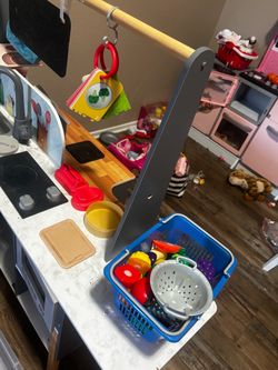 Kids play store in good condition 💗💙