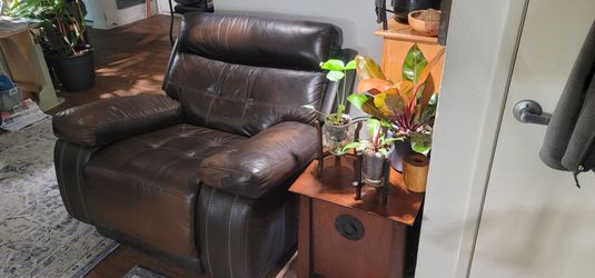 Real soft leather big boy recliner