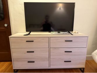 Off White 6-Drawer Dresser