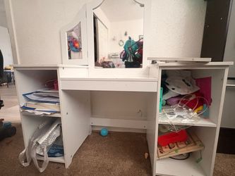Mini vanity