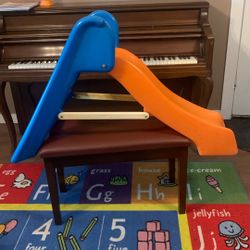 Toddler slide clean great shape