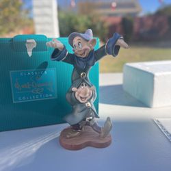 Walt Disney Collectible Collection Dopey And Sneezy