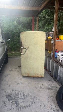 Vintage Single-Door Refrigerator 1(contact info removed)