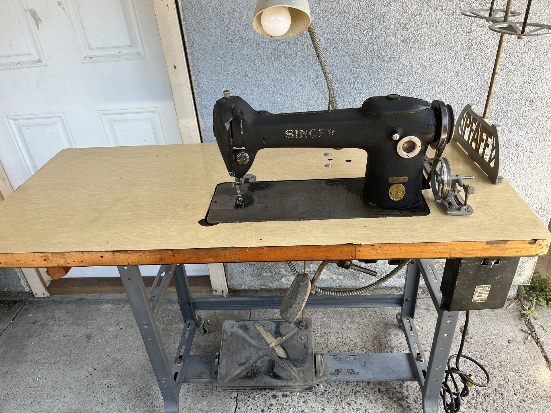 Commercial Sewing Machine