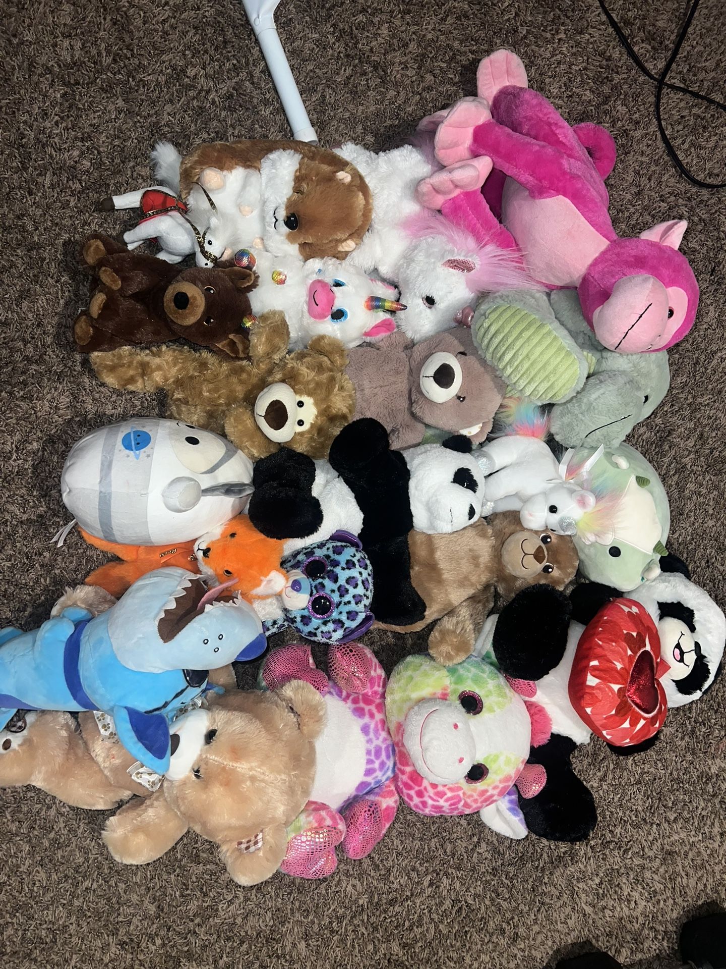 Lot Of Plushies $20- For All Firm. Pick Up South H & White Ln