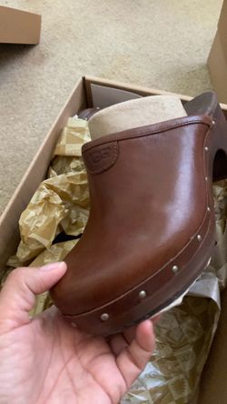 New brown size 6 UGG clog