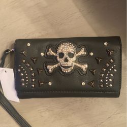 Cross Over  Or Has A Wrist Handle Wallet 