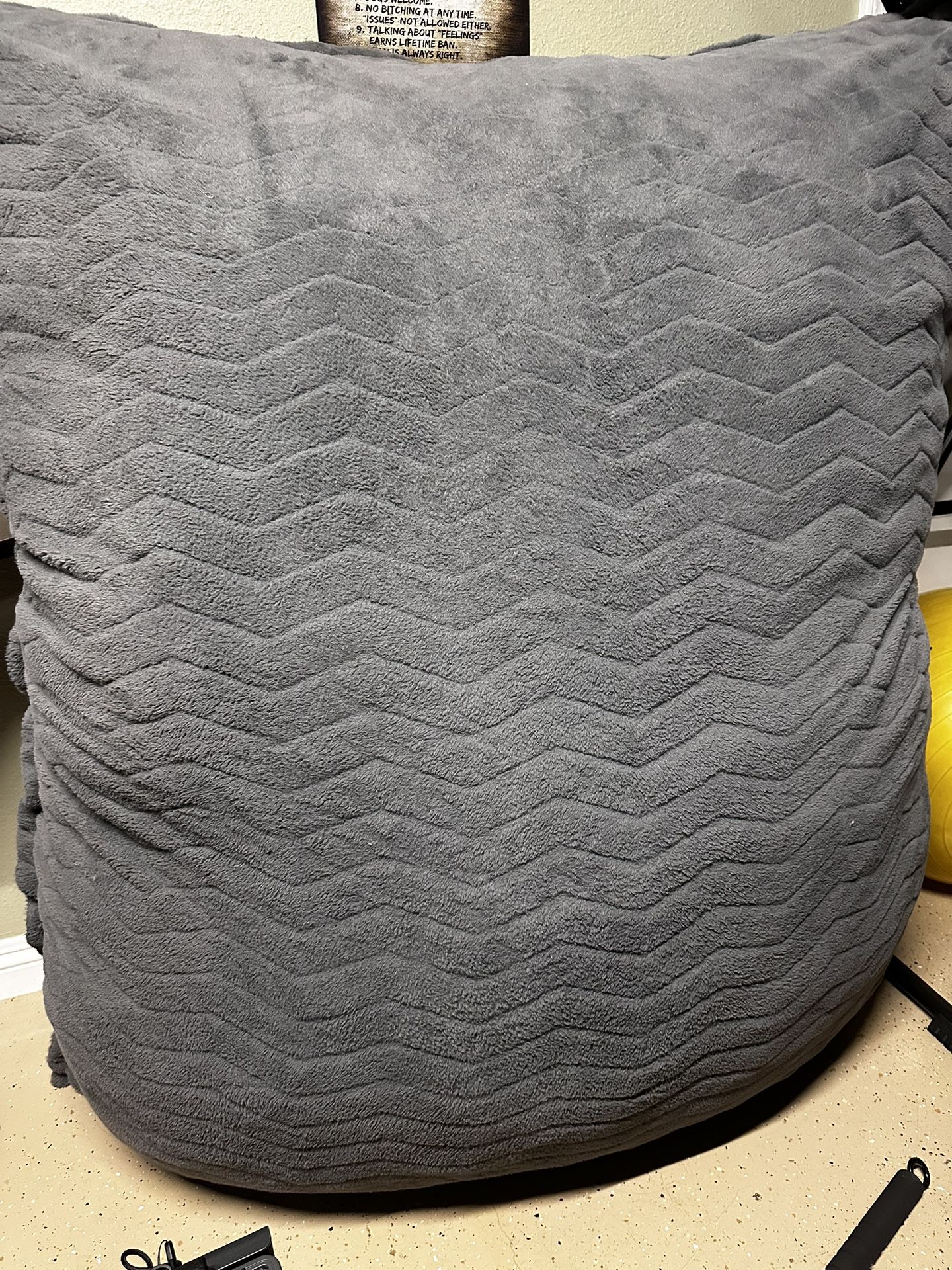 Large Crash Foam Pillow 
