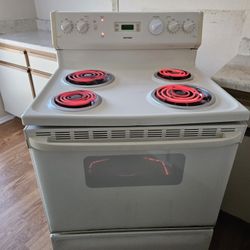 Hotpoint Stove In Good Condition 