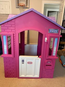 Little Tike Cottage House