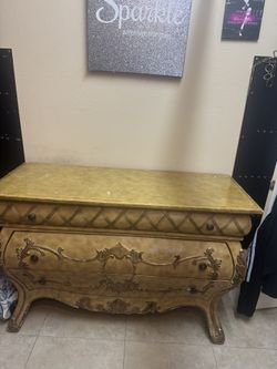 Dresser With 3 Big Drawers Good Condition