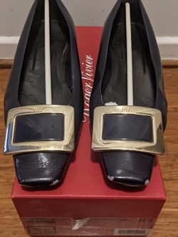 Roger Vivier Belle Vivier Shoes Size 38.5 Patent Navy Blue $90 Pick Up Only