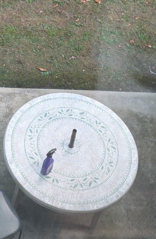 Free Patio Umbrella Table