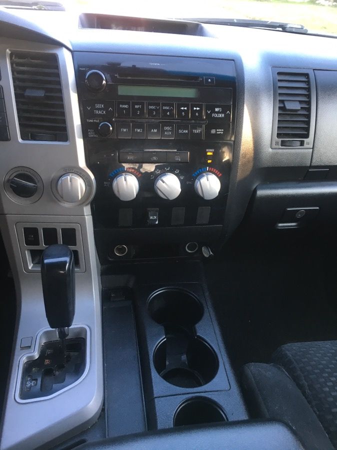 Toyota Tundra 4x4 SR5 W/8ft bed! for Sale in Los Angeles, CA OfferUp
