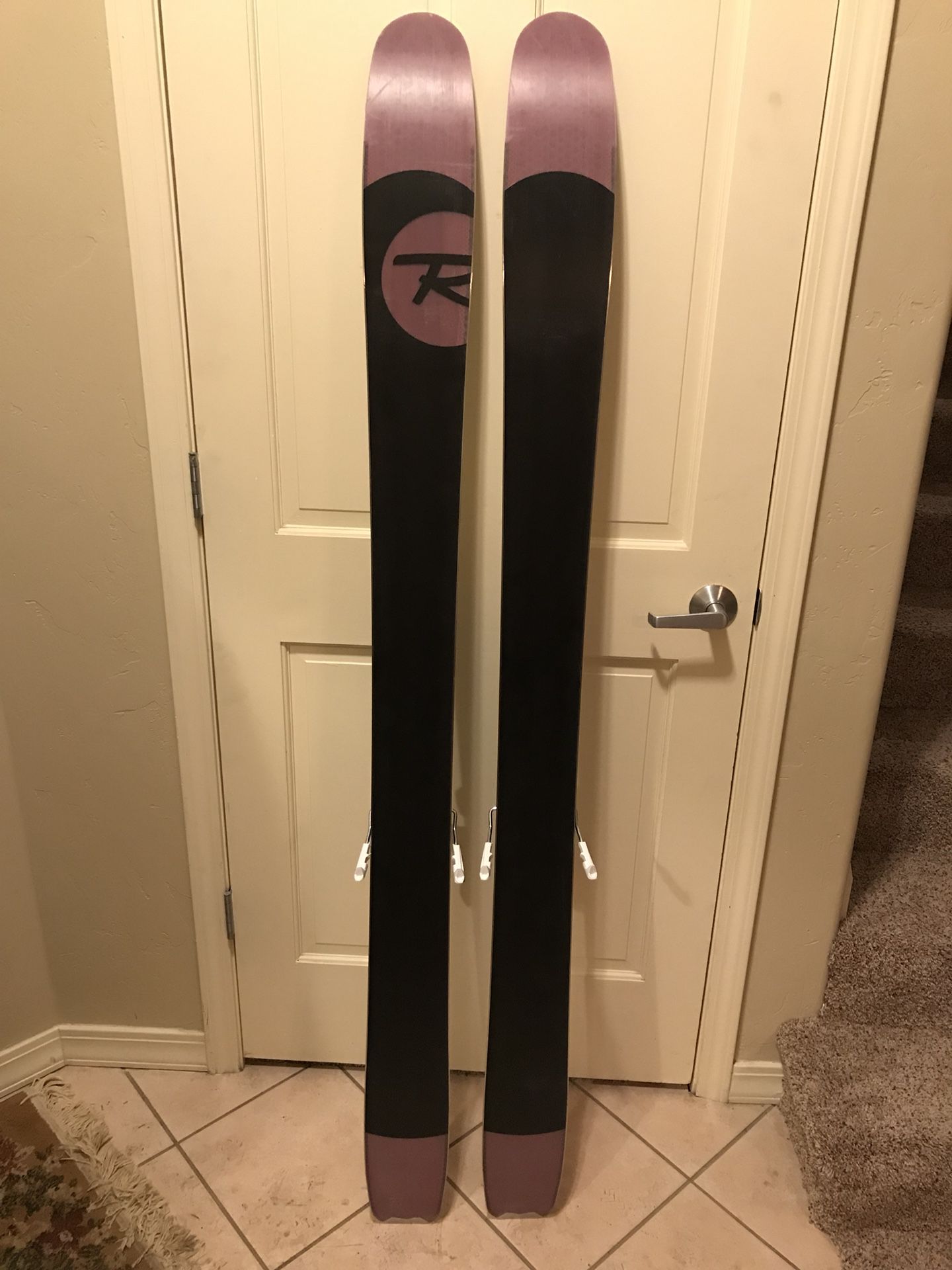 160cm rossignol scratch skis for Sale in Fremont, CA - OfferUp