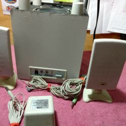 $10.00 Speakers, woofer, built In amp and ac/dc adapter