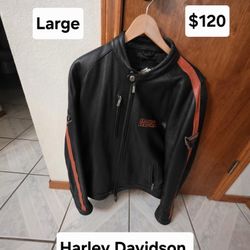 Leather Jacket Harley Davidson 
Only used a few time $120

Pick up in Harlingen, I live near Walmart
Antiques, Telephone, Flags & Collectables