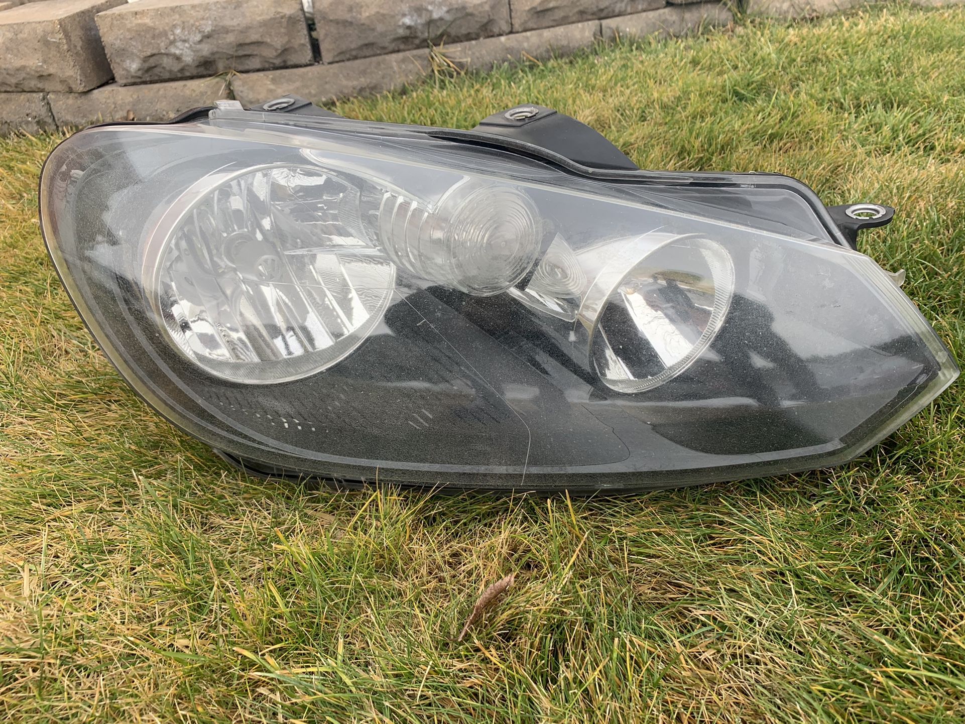 Volkswagen Jetta Sportwagen / Golf Headlights