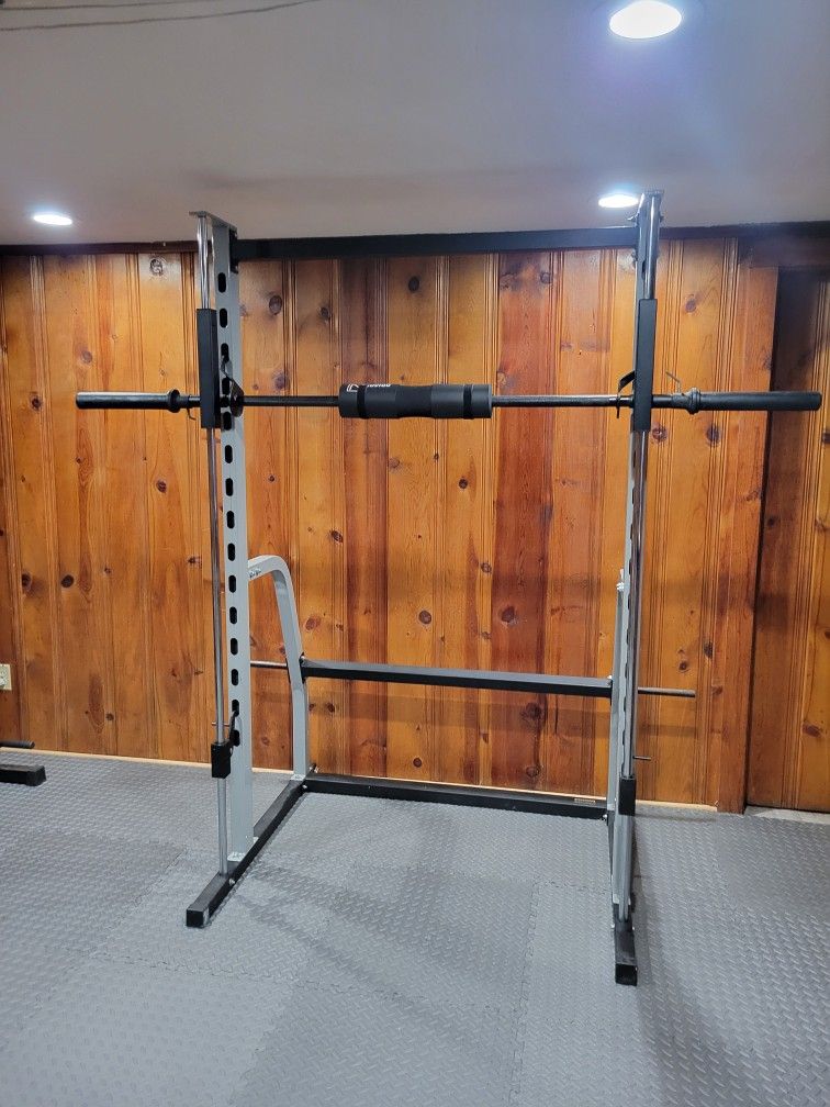 Squat Machine /  Bench Press