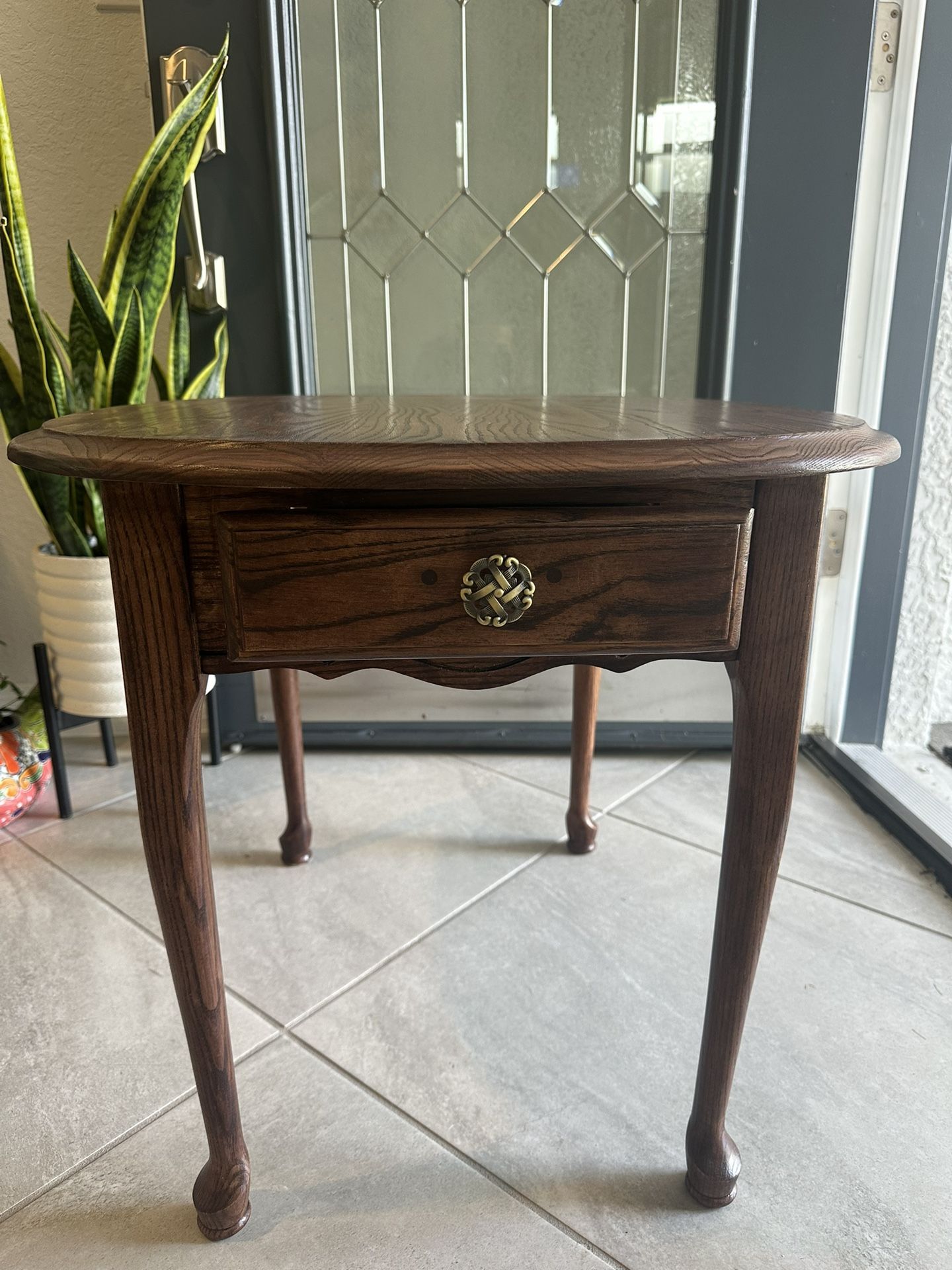 Mid Century Oval Side/End Table