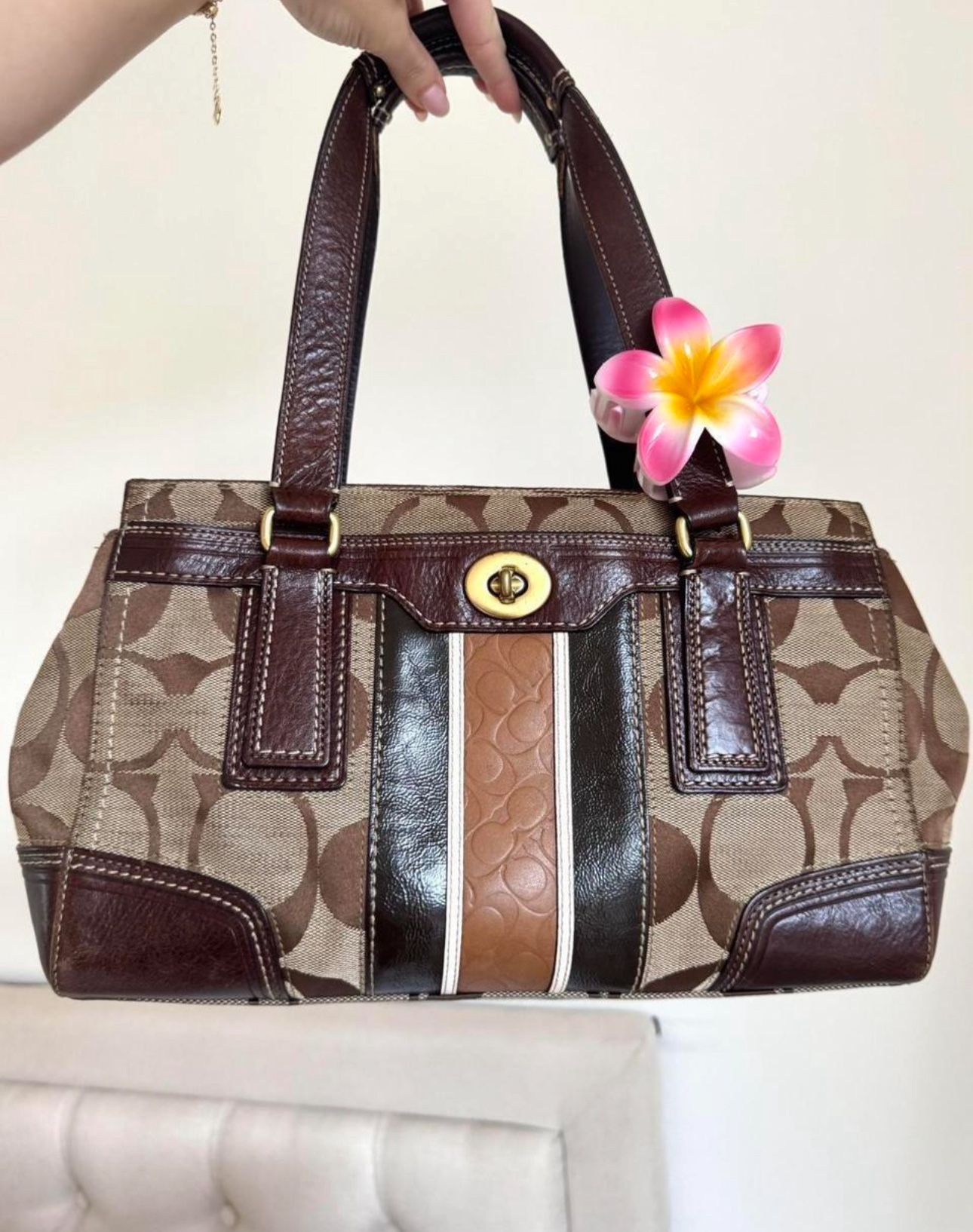 COACH BROWN SHOULDER BAG π