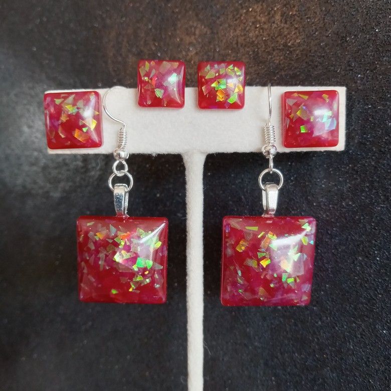 Cherry red faux fire opal square dangle earrings with matching studs new resin