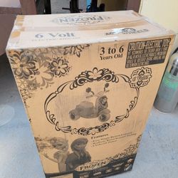 Disney Frozen Scooter (NEW)