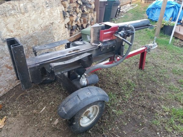 White Outdoor 21 ton Log Splitter for Sale in Happy Valley, OR - OfferUp