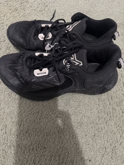 Black Nike shoes