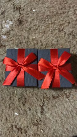 Small Gift Boxes with Red Ribbon Bow – Set of 2