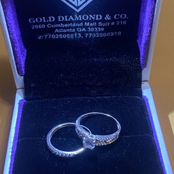 Set of second-hand 10-carat engagement and wedding rings, size 7.5. The regular price is $887; I’m only asking for $350, firm price.