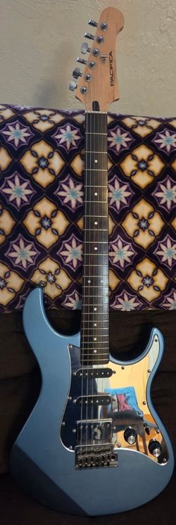 Yamaha, Pacifica In Lake Placid Blue And Black Star guitar Amp